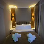 Apartmán En's Golem (Tirana)