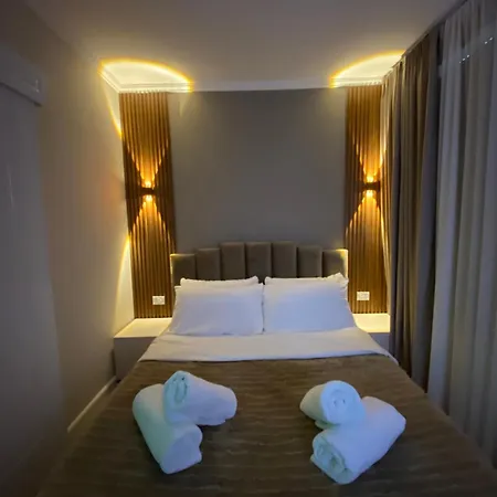 Lägenhet En's Golem (Tirana)