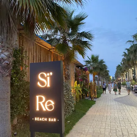 En's Lägenhet Golem (Tirana)